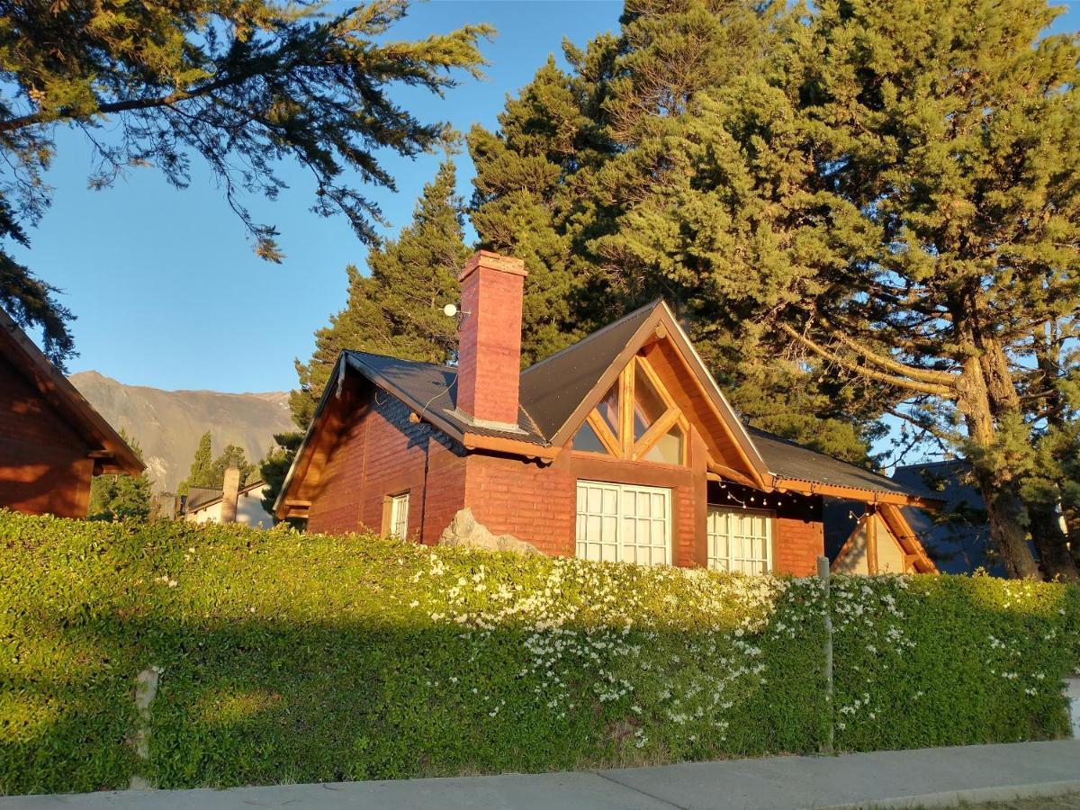 Cabanas Pyracantha Esquel Exterior photo